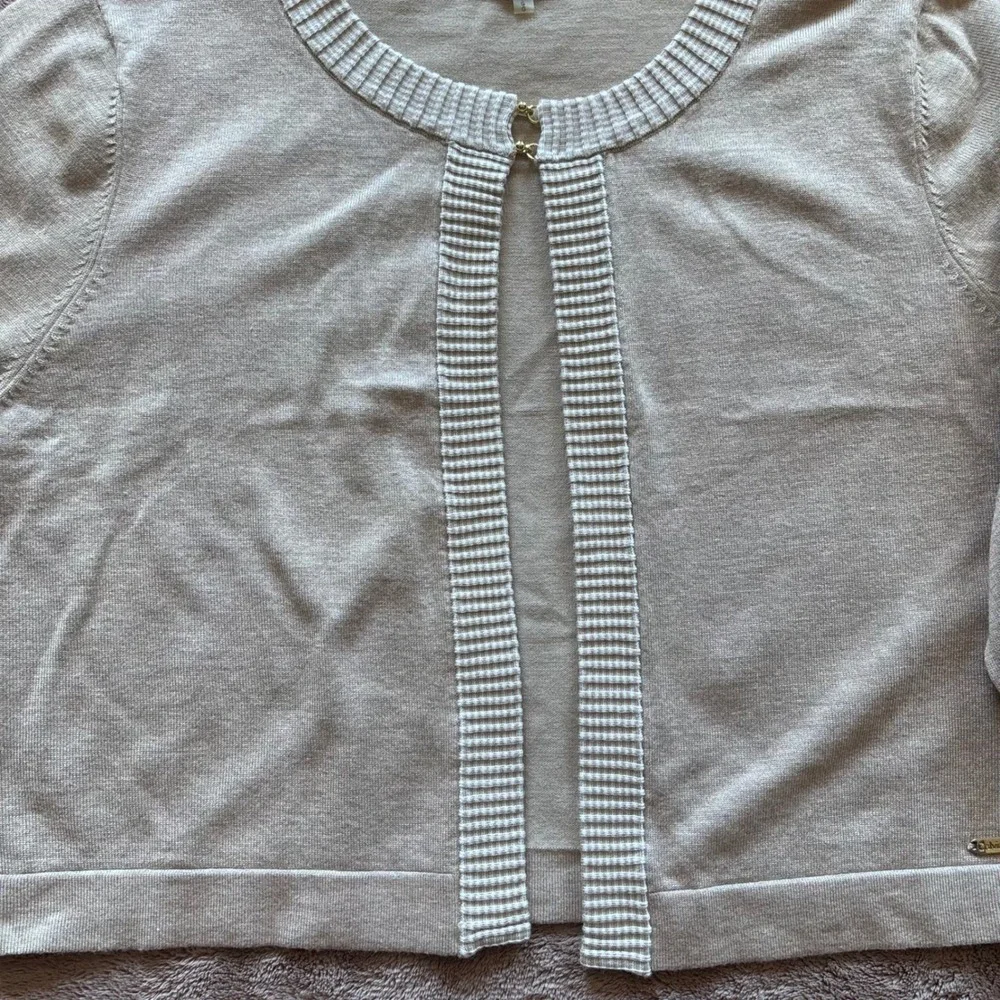 Calvin Klein Women Beige Bell Sleeve Cropped Cardigan Sweater Size L - Picture 4 of 7